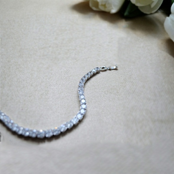 🎉HP🎉 🔥Sale🔥 Cubic Zirconia Tennis Bracelet - Picture 7 of 8